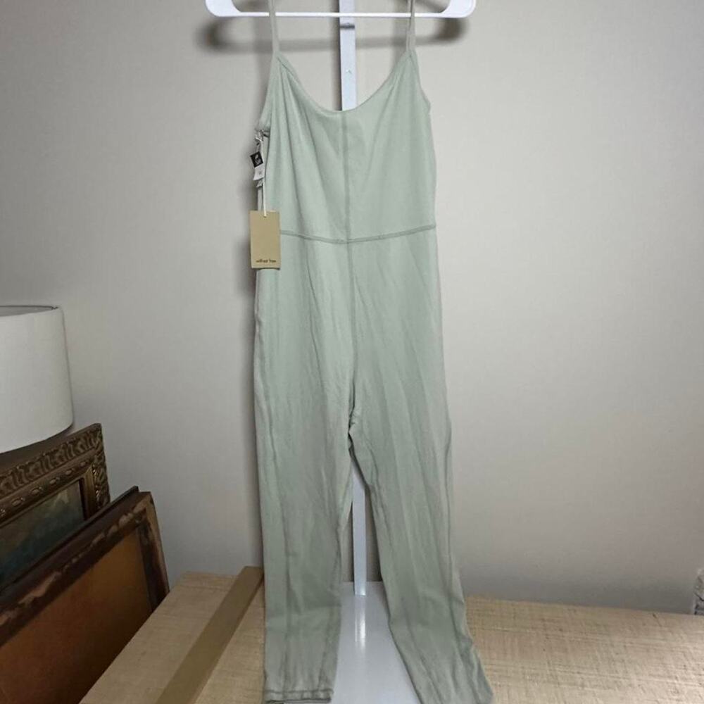 Nwt silver sage green divinity